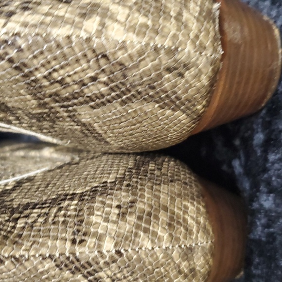 Gorgeous Raye Vegan Snakeskin 👢 Boots - Picture 5 of 12